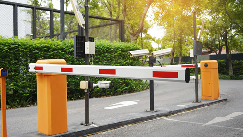 Automatic parking barrier